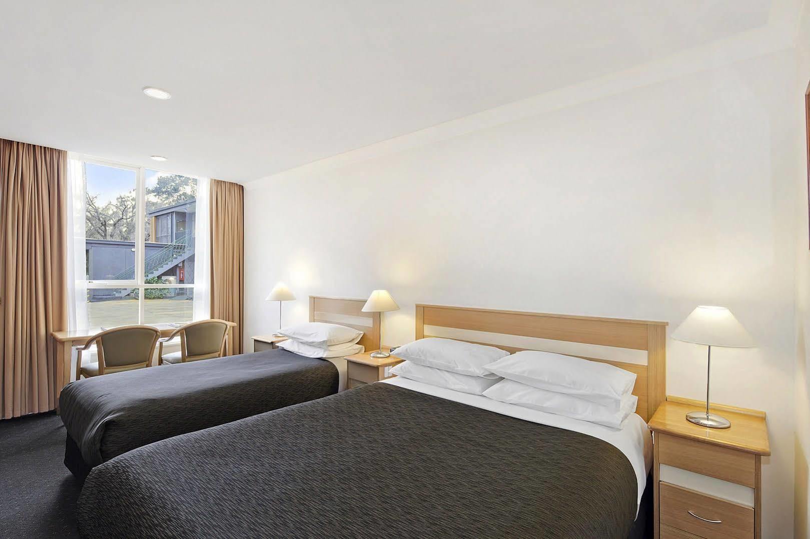 Melbourne'S Princes Park Hotel الغرفة الصورة